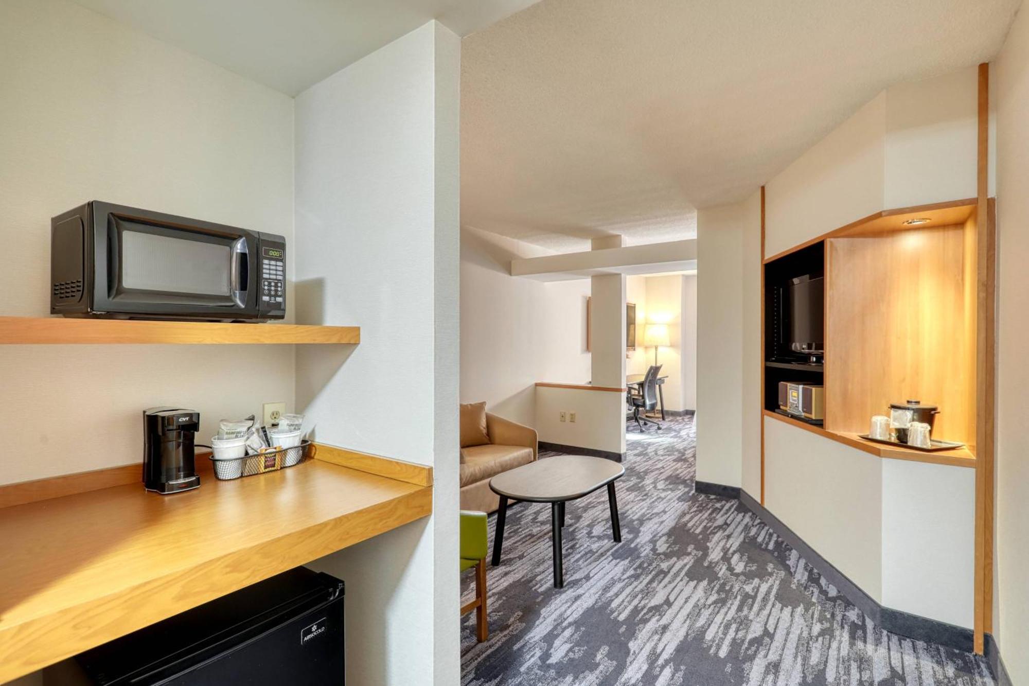 Fairfield Inn & Suites Woodbridge Avenel Eksteriør billede