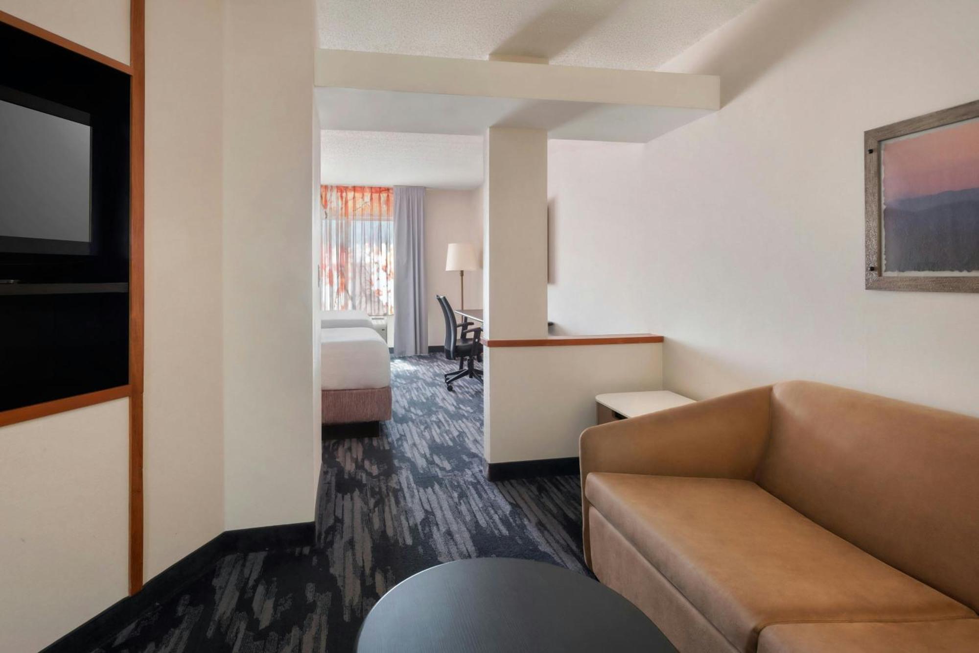 Fairfield Inn & Suites Woodbridge Avenel Eksteriør billede