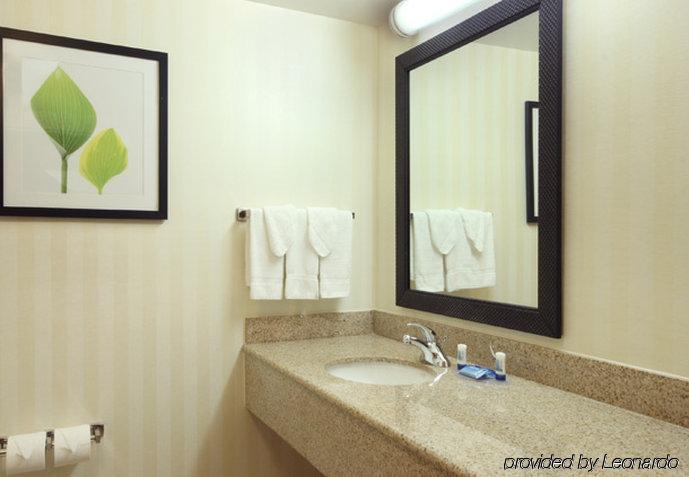 Fairfield Inn & Suites Woodbridge Avenel Værelse billede